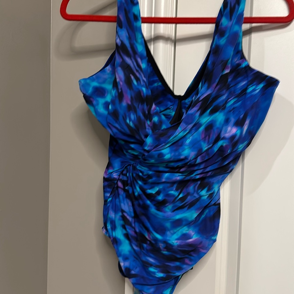 Miracle suit one piece swimsuit-size 14